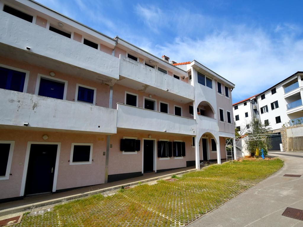 Apartment Oresic Malinska Exterior photo